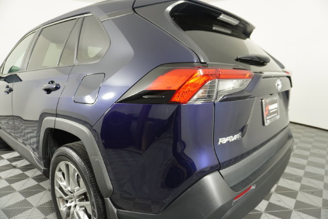 Used 2021 Toyota RAV4 XLE Premium FWD image 12