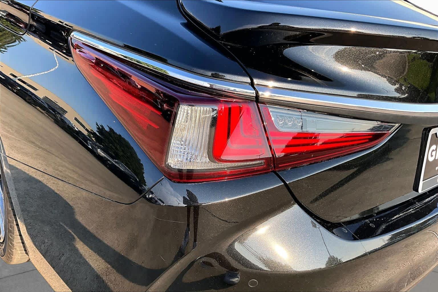 Used 2024 Lexus ES 350 Ultra Luxury w/ Accessory Package (Z2) FWD image 26