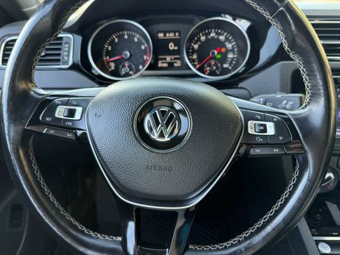 Used 2016 Volkswagen Jetta Sport w/ Lighting Package image 29