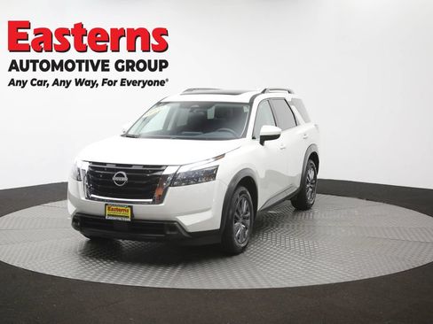 Used 2023 Nissan Pathfinder SV w/ SV Premium Package AWD/4WD image 57