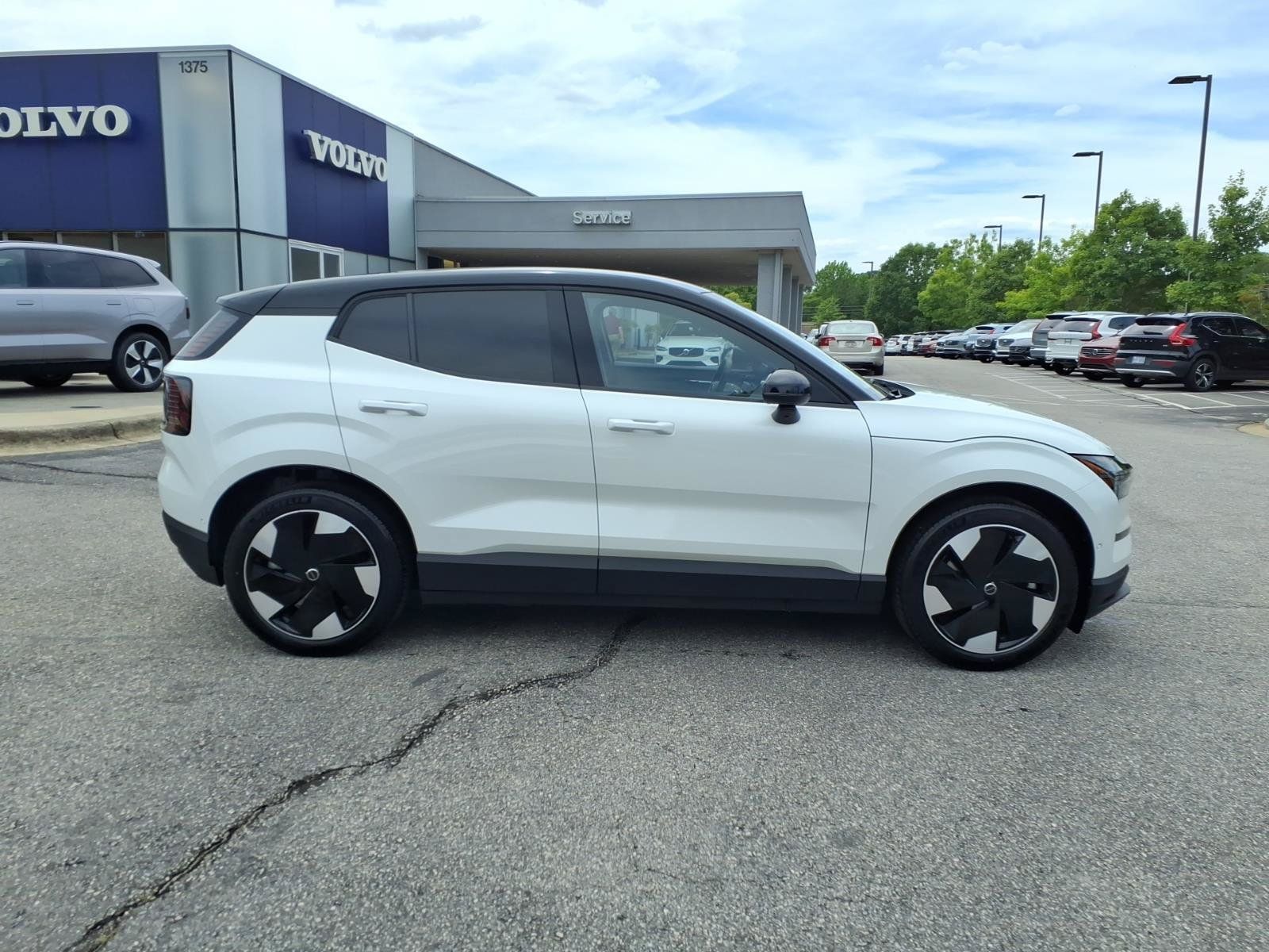 Used 2026 Volvo EX30 Ultra AWD/4WD image 2