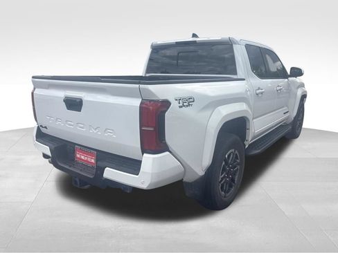 Used 2024 Toyota Tacoma TRD Sport w/ TRD Sport Upgrade Package AWD/4WD image 4
