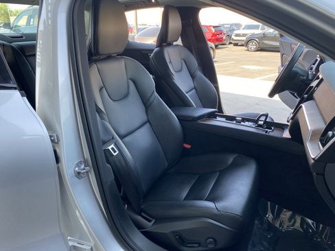 Used 2022 Volvo S60 B5 Momentum w/ Premium Package image 19
