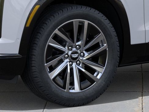 New 2026 Cadillac Vistiq Sport w/ LPO, Floor Liner Package AWD/4WD image 9