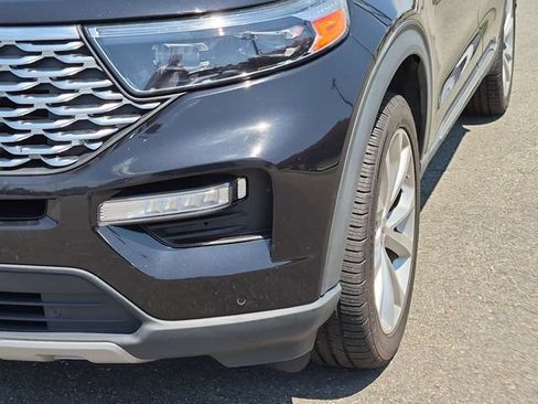 Used 2022 Ford Explorer Platinum w/ Technology Package AWD/4WD image 9
