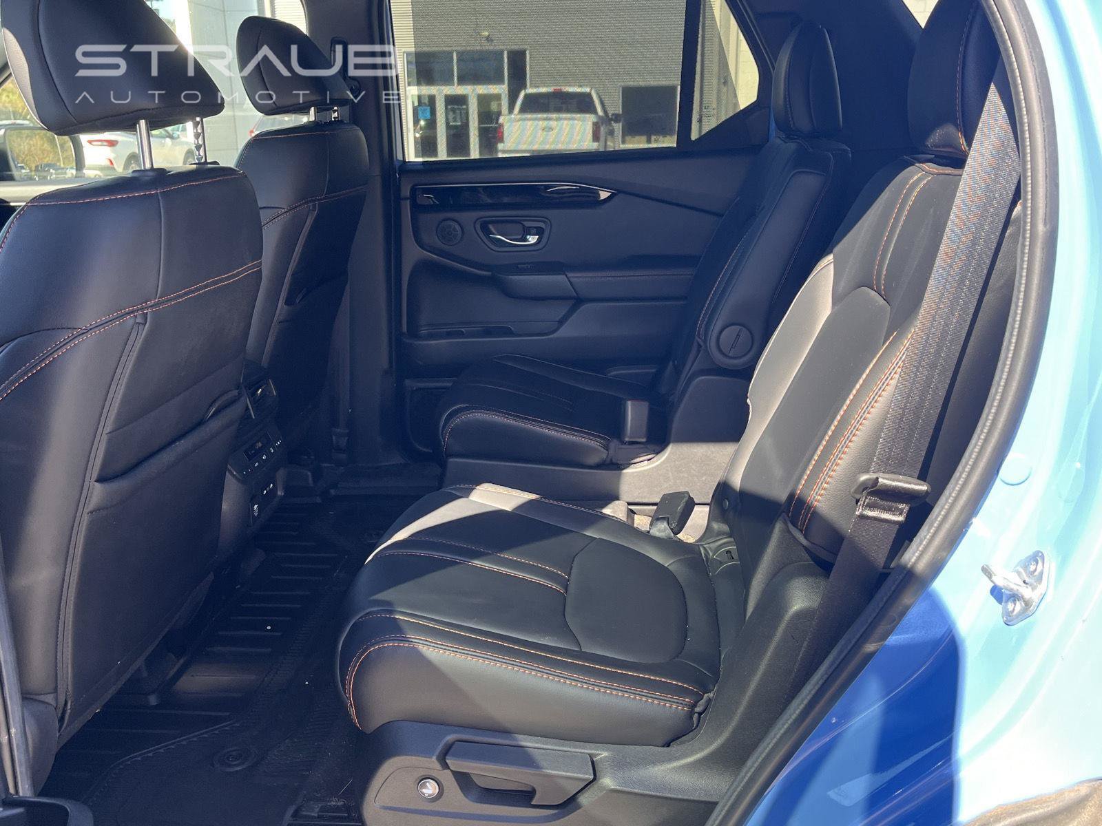 Used 2024 Honda Pilot TrailSport image 6