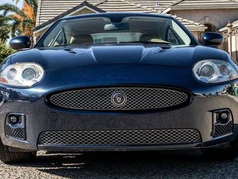Used 2007 Jaguar XKR R RWD image 11