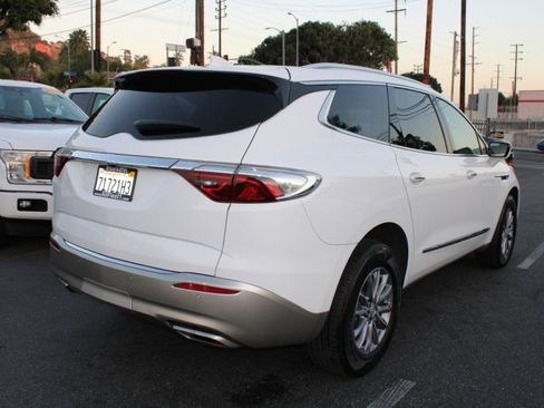 Used 2022 Buick Enclave Essence image 6