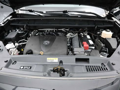 Used 2022 Toyota Highlander XLE image 17