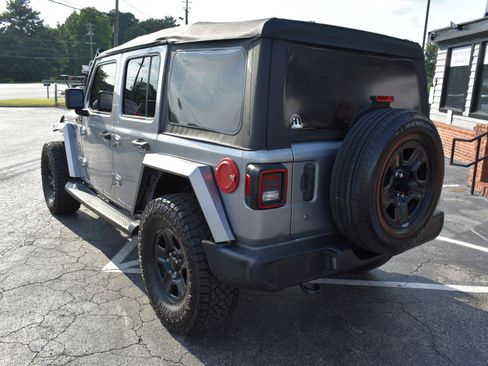 Used 2018 Jeep Wrangler Unlimited Sport AWD/4WD image 8
