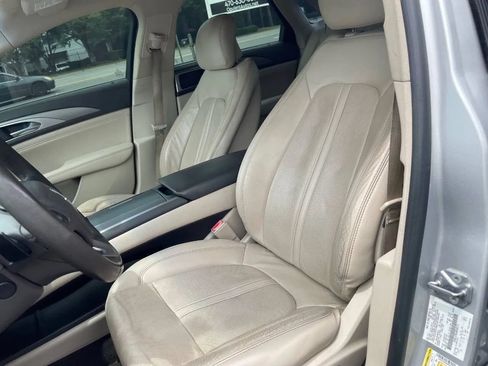 Used 2017 Lincoln MKZ Reserve FWD image 13