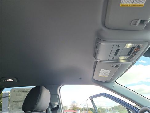 New 2025 Chevrolet Blazer LT w/ Convenience Package image 17