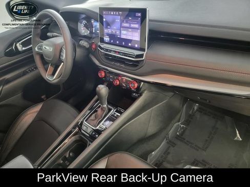Used 2025 Jeep Compass Trailhawk AWD/4WD image 18