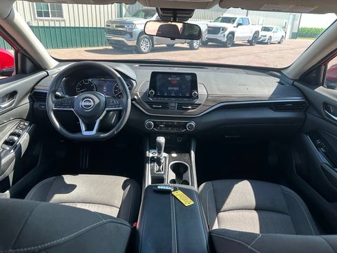 Used 2023 Nissan Altima 2.5 SV FWD image 25