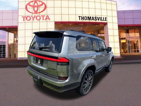 Used 2026 Lexus GX 550 w/ Accessory Package (2T) AWD/4WD image 5