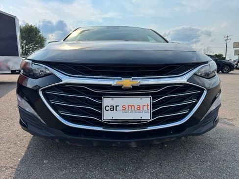 Used 2023 Chevrolet Malibu LT FWD image 2