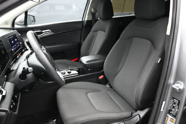 Used 2024 Kia Sportage LX FWD image 5