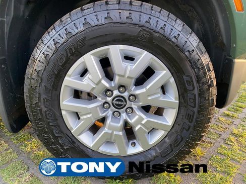 Used 2023 Nissan Frontier SV w/ Technology Package AWD/4WD image 27