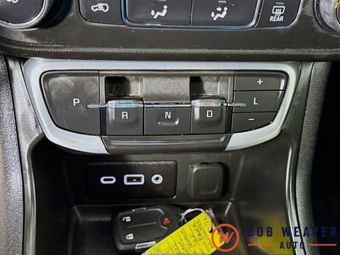 Used 2022 GMC Terrain SLE AWD/4WD image 17