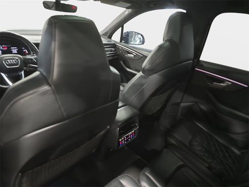 Used 2021 Audi SQ7 Prestige w/ Prestige Package image 13