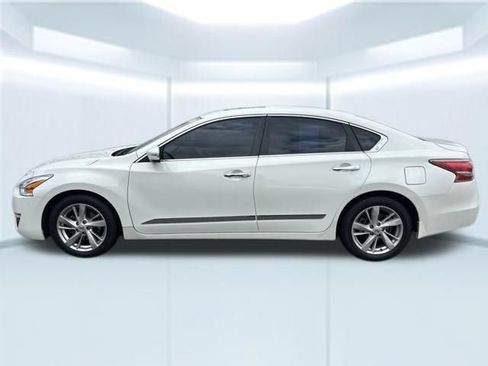 Used 2015 Nissan Altima 2.5 SL w/ Moonroof Package FWD image 10