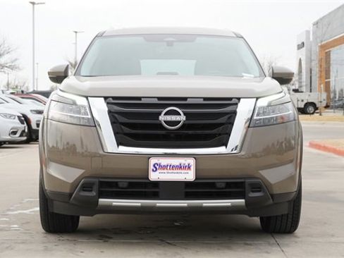 Used 2023 Nissan Pathfinder Platinum w/ Cargo Package image 2