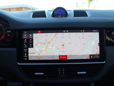 Used 2019 Porsche Cayenne AWD/4WD image 29