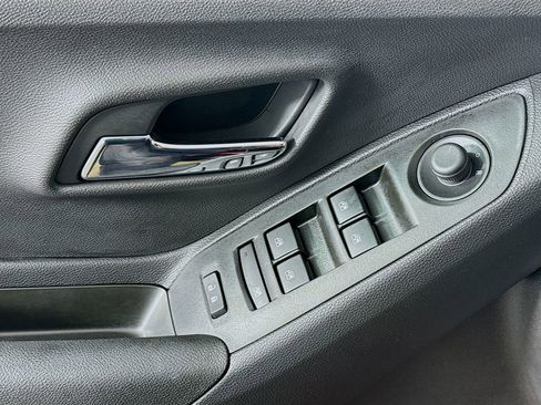 Used 2020 Chevrolet Trax LT image 20