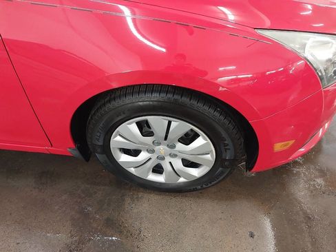 Used 2014 Chevrolet Cruze LS image 3
