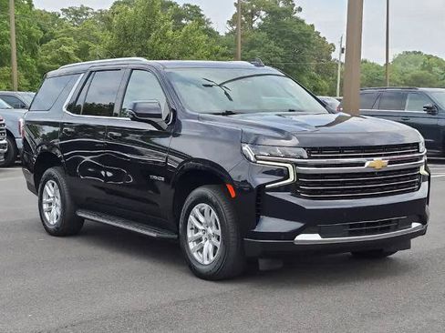 Used 2022 Chevrolet Tahoe LT w/ Luxury Package AWD/4WD image 2
