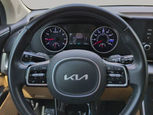 Certified 2023 Kia Carnival LX FWD image 31