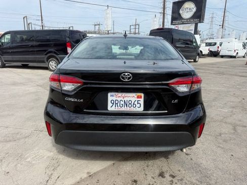 Used 2025 Toyota Corolla LE FWD image 5
