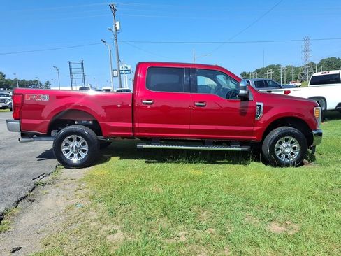 Used 2019 Ford F250 XLT w/ XLT Premium Package AWD/4WD image 8