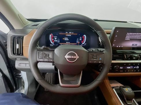 New 2026 Nissan Pathfinder Platinum FWD image 8