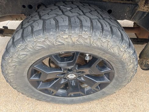 Used 2019 Nissan Frontier SV w/ Value Truck Package image 11