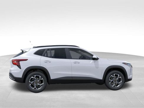 New 2026 Chevrolet Trax LT FWD image 5