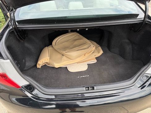 Used 2014 Toyota Camry LE FWD image 11