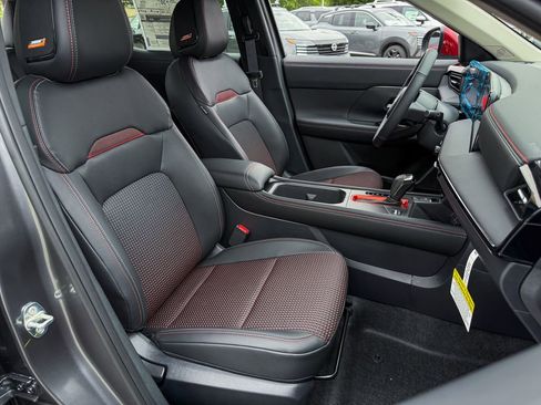 New 2025 Nissan Kicks SR w/ SR Premium Package image 12