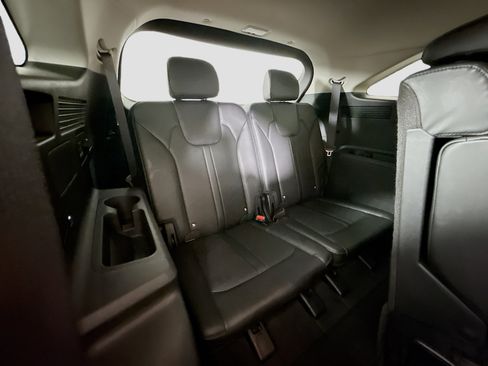 Used 2024 Kia Sorento S image 41