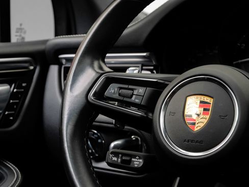 Used 2024 Porsche Macan Turbo AWD/4WD image 21