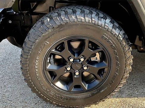 Used 2021 Jeep Wrangler Unlimited Sport image 29