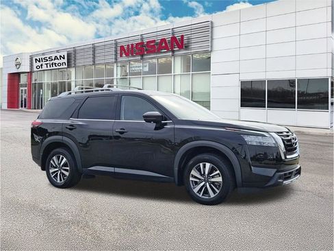 Certified 2024 Nissan Pathfinder SL FWD image 3