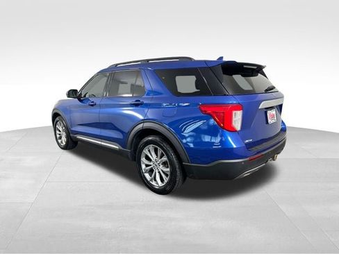 Used 2020 Ford Explorer XLT w/ Equipment Group 202A AWD/4WD image 3