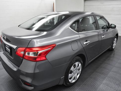 Used 2016 Nissan Sentra S image 9