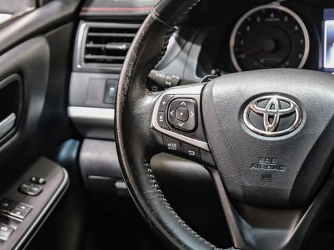 Used 2017 Toyota Camry SE image 25