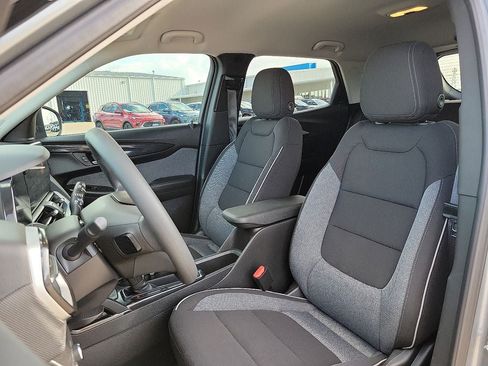 Used 2025 Chevrolet TrailBlazer LS w/ LS Convenience Package FWD image 11