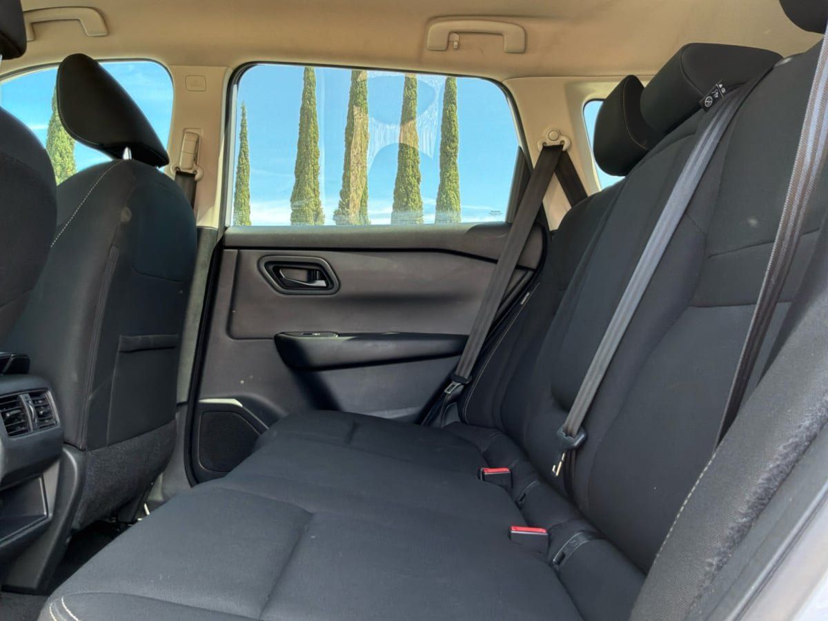 Used 2025 Nissan Rogue S FWD image 20