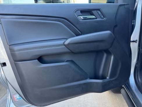 Used 2023 Chevrolet Colorado LT w/ LT Convenience Package II image 4