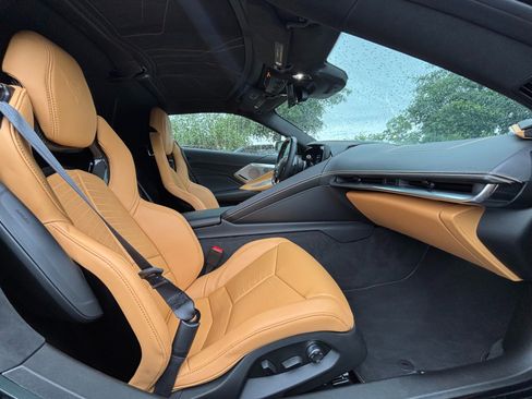 Used 2025 Chevrolet Corvette Z06 RWD image 17