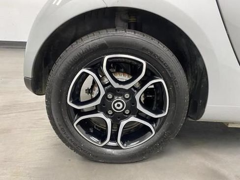 Used 2019 smart fortwo electric drive RWD image 17